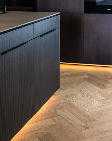 Кварцевый паркет Quartz Parquet Штучный паркет Вяз Кенигсберг 44-550-62